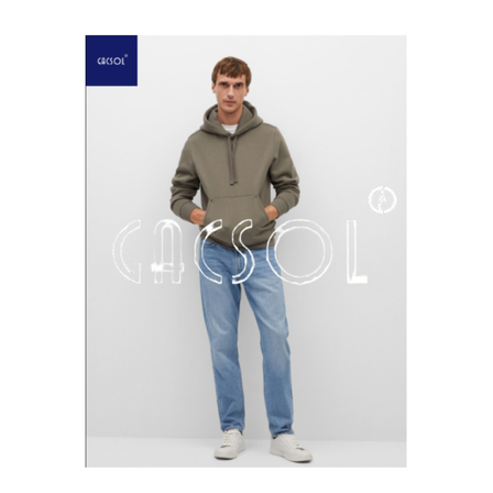 Hoodie với quần jeans