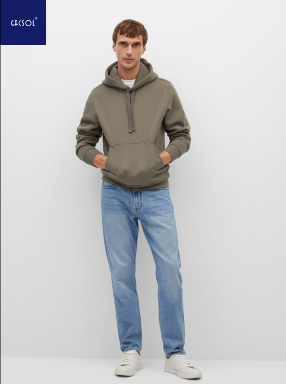 Hoodie với quần jeans