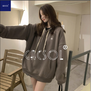 phối đồ với áo hoodie dành cho nữ